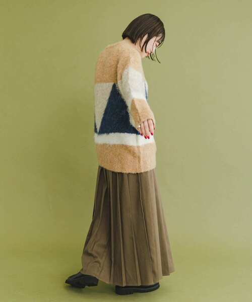 ITEMS URBANRESEARCH（アイテムズ アーバンリサーチ）の「『ユニセックス』ブークレモチーフニット（ニット/セーター・レディース・ブルー/キャメル/チャコールグレー・FREE）」の20枚目の写真