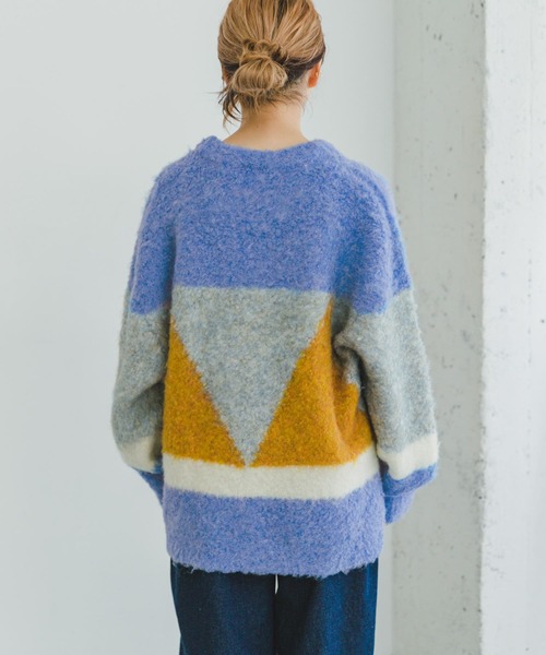 ITEMS URBANRESEARCH（アイテムズ アーバンリサーチ）の「『ユニセックス』ブークレモチーフニット（ニット/セーター・レディース・ブルー/キャメル/チャコールグレー・FREE）」の11枚目の写真