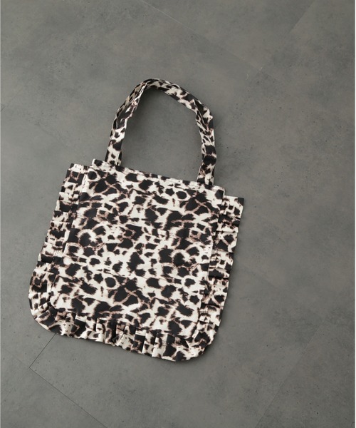 FREE'S MART（フリーズマート）の「◆フリルトート（トートバッグ・レディース・ブラック系その他/ベージュ系その他/ホワイト系その他・ﾌﾘ-）」の4枚目の写真