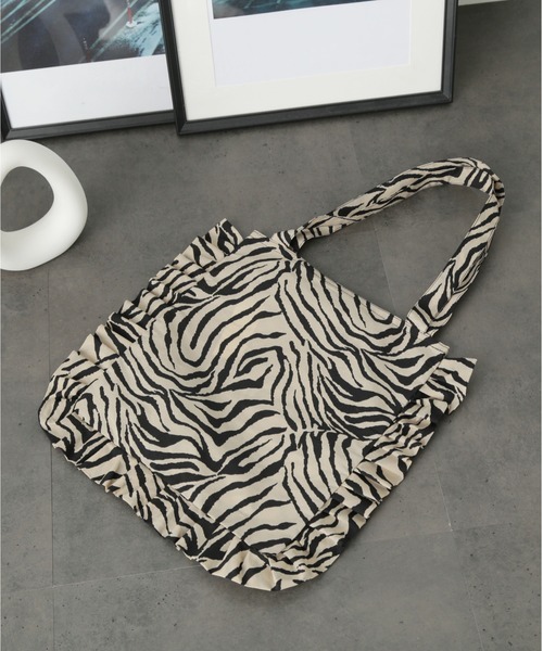 FREE'S MART（フリーズマート）の「◆フリルトート（トートバッグ・レディース・ブラック系その他/ベージュ系その他/ホワイト系その他・ﾌﾘ-）」の9枚目の写真