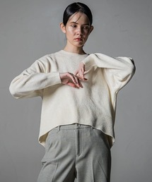 華やかショート丈フェザーニット