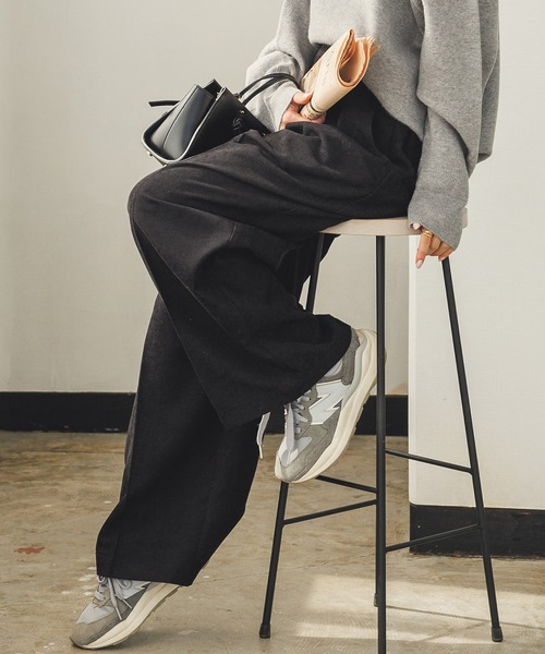 hunch（ハンチ）の「細コールタックパンツ（その他パンツ・レディース・ライトイエロー/ブラック/オフホワイト・FREE）」の3枚目の写真