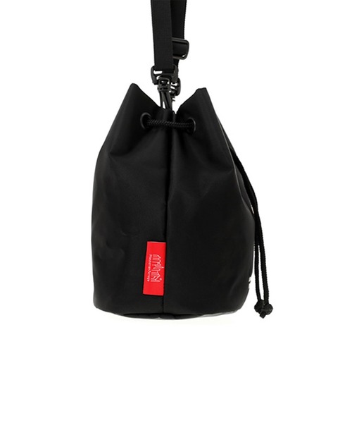 Manhattan Portage（マンハッタンポーテージ）の「St. George Drawstring Matte twill（ショルダーバッグ・メンズ・ブラック・X-SMALL）」の4枚目の写真