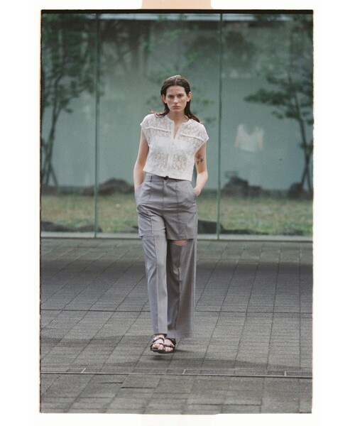 Ray BEAMS(レイビームス)の「Ray BEAMS / レース ジップ フレンチスリーブ ベスト(ベスト・レディース・ブラック/ホワイト・ONE SIZE)」の10枚目の写真