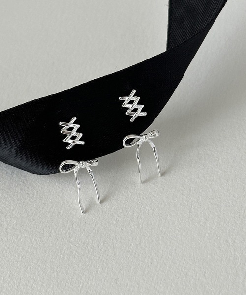 LYEON（リヨン）の「レースアップリボンピアス（ピアス（両耳用）・レディース・ゴールド/シルバー・FREE）」の3枚目の写真