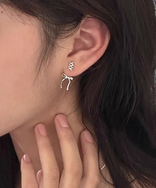 LYEON（リヨン）の「レースアップリボンピアス（ピアス（両耳用）・レディース・ゴールド/シルバー・FREE）」の6枚目の写真