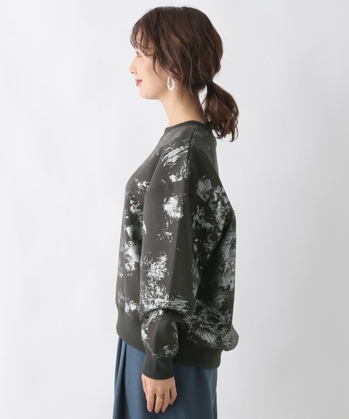 LEPSIM（レプシィム）の「箔プリントスウェット　989872（スウェット・レディース・オフホワイト/チャコールグレー・FREE）」の4枚目の写真