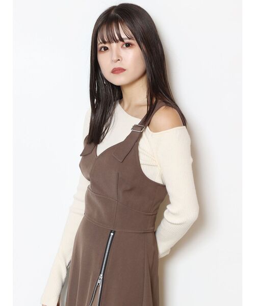 MURUA（ムルーア）の「スリットスリーブワンショルニット（ニット/セーター・レディース・オレンジ/ブルー/ブラック/ベージュ/アイボリー・FREE）」の9枚目の写真