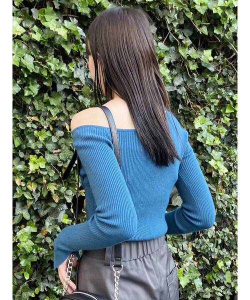 MURUA（ムルーア）の「スリットスリーブワンショルニット（ニット/セーター・レディース・オレンジ/ブルー/ブラック/ベージュ/アイボリー・FREE）」の19枚目の写真