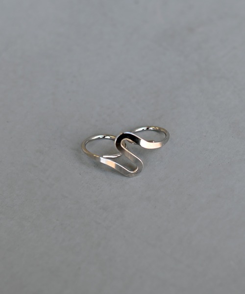 Marient（マリエント）の「Undulate Finger Ring／リング（リング・レディース・ゴールド/シルバー・FREE）」の2枚目の写真