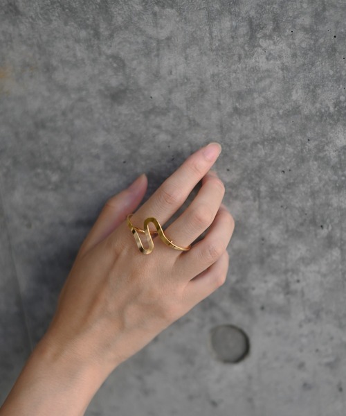 Marient（マリエント）の「Undulate Finger Ring／リング（リング・レディース・ゴールド/シルバー・FREE）」の6枚目の写真