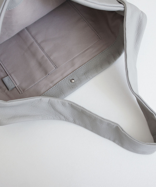 TIDEWAY（タイドウェイ）の「PUF ONE HANDLE TOTE / L（トートバッグ・レディース・ブラック/グレー/モカ・FREE）」の10枚目の写真