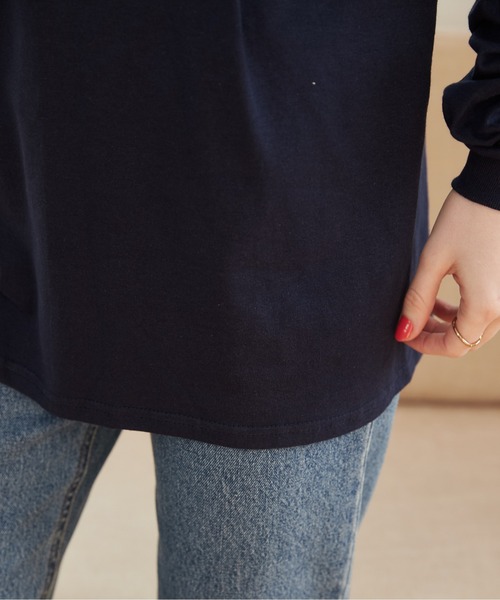 ANGIE(アンジー)の「GILDAN カレッジロゴ オーバーサイズ バックプリント ロンT(Tシャツ/カットソー・レディース・チャコールグレー/ホワイト×ブラック/ネイビー×ホワイト/アッシュグレー・LARGE/X-LARGE/MEDIUM/SMALL)」の5枚目の写真