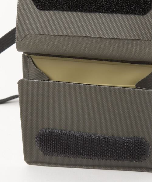 THE NORTH FACE(ザノースフェイス)の「THE NORTH FACE Fieludens(R) Mini Holder NM82017(その他小物・メンズ・ブラック/オリーブ/ベージュ・FREE)」の5枚目の写真