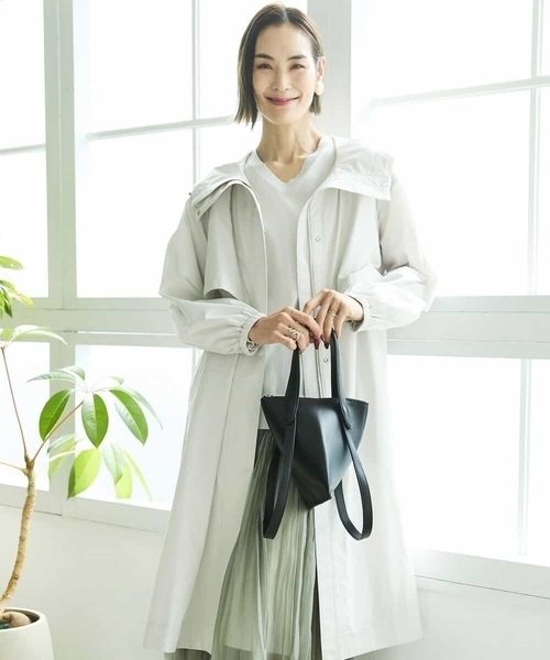 MICHEL KLEIN（ミッシェル・クラン）の「パウダリーソフトロングコート（ブルゾン・レディース・ネイビー/アイボリー・40/38）」の2枚目の写真