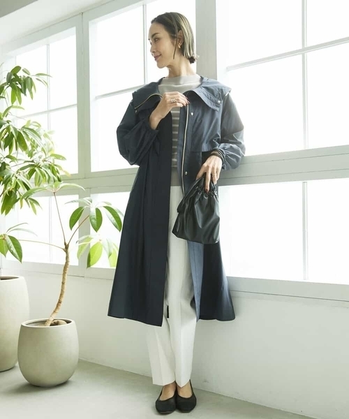 MICHEL KLEIN（ミッシェル・クラン）の「パウダリーソフトロングコート（ブルゾン・レディース・ネイビー/アイボリー・40/38）」の9枚目の写真