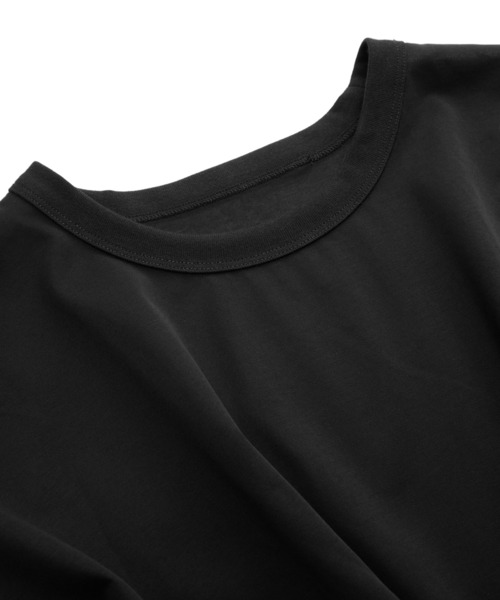 JNBY（ジェーエヌビーワイ）の「Pleated-waist Cropped T-Shirt / Tシャツ（Tシャツ/カットソー・レディース・ホワイト/ブラック・40/38/36）」の5枚目の写真