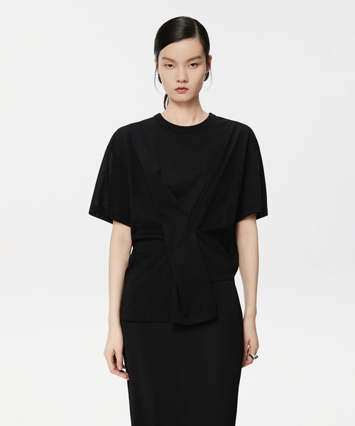 JNBY（ジェーエヌビーワイ）の「Pleated-waist Cropped T-Shirt / Tシャツ（Tシャツ/カットソー・レディース・ホワイト/ブラック・40/38/36）」の21枚目の写真