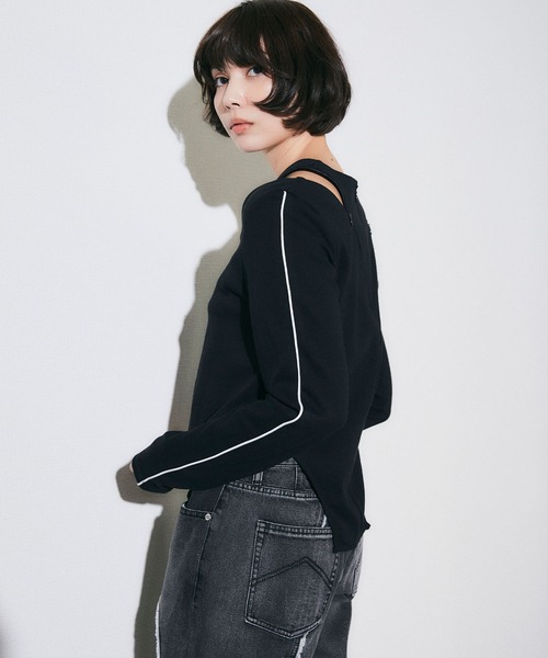 ELLEgirl(エルガール)の「ショルダージップスリットトップス【ELLEgirl/エル ガール】(Tシャツ/カットソー・レディース・ホワイト/ブラック・FREE)」の17枚目の写真