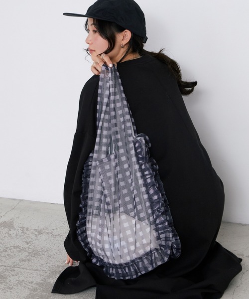 forksy.（フォルクシー）の「【forksy.】シアーギンガムチェックリバーシブルフリルトートバック（トートバッグ・レディース・ピンク/ブルー/ミント/グリーン/パープル/グレー/オレンジ/ネイビー/ライム/ブラック・FREE）」の2枚目の写真