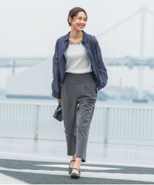 GLOBAL WORK(グローバルワーク)の「シアークロップドシャツ長袖/987181(シャツ/ブラウス・レディース・アイボリー/カーキ/ネイビー/インディゴブルー/ラベンダー/オレンジ・FREE)」の7枚目の写真