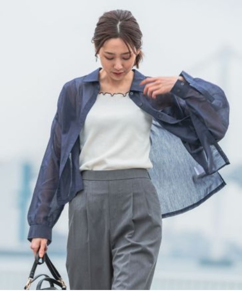 GLOBAL WORK(グローバルワーク)の「シアークロップドシャツ長袖/987181(シャツ/ブラウス・レディース・アイボリー/カーキ/ネイビー/インディゴブルー/ラベンダー/オレンジ・FREE)」の10枚目の写真
