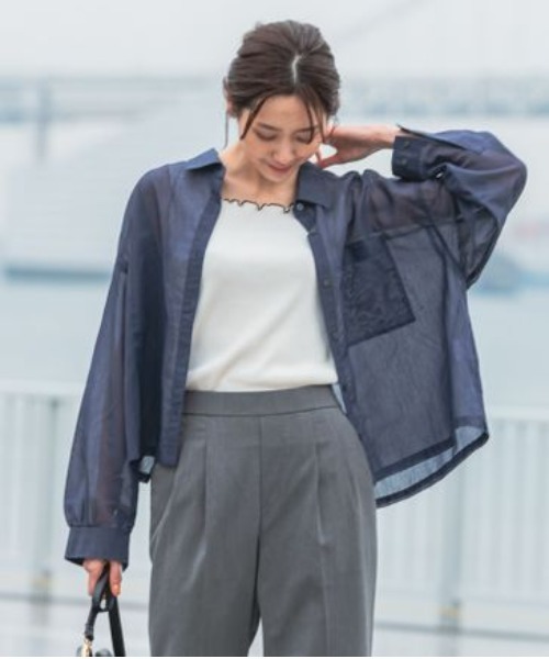 GLOBAL WORK(グローバルワーク)の「シアークロップドシャツ長袖/987181(シャツ/ブラウス・レディース・アイボリー/カーキ/ネイビー/インディゴブルー/ラベンダー/オレンジ・FREE)」の11枚目の写真