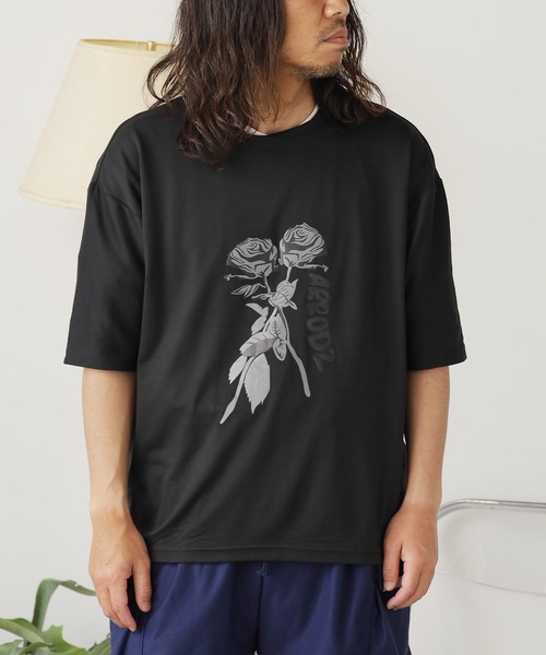 ROOPTOKYO(ループトウキョウ)の「薔薇モチーフ S/SプリントTシャツ(Tシャツ/カットソー・メンズ・ブルー/ホワイト/ブラック・M/L/XL)」の9枚目の写真