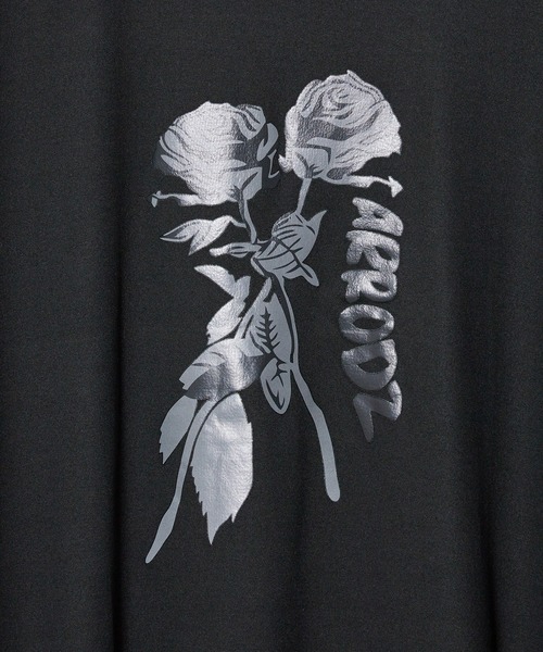 ROOPTOKYO(ループトウキョウ)の「薔薇モチーフ S/SプリントTシャツ(Tシャツ/カットソー・メンズ・ブルー/ホワイト/ブラック・M/L/XL)」の5枚目の写真