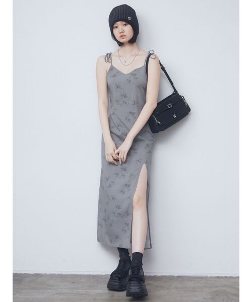 EMODA（エモダ）の「コードクロスバルキーサンダル（サンダル・レディース・ホワイト/ブラック・LARGE/MEDIUM/SMALL）」の21枚目の写真