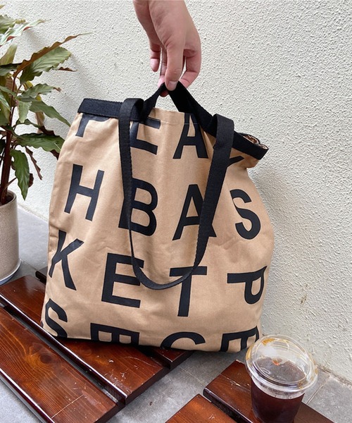 Teem Store(チームストア)の「アルファベットロゴプリント A4 トートバッグ(トートバッグ・レディース・ベージュ/ネイビー/ホワイト・F)」の4枚目の写真