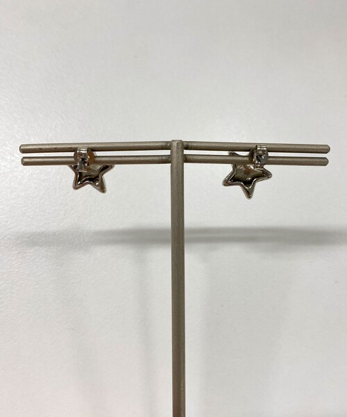 fredy emue（フレディエミュ）の「メタル星ピアス（ピアス（両耳用）・レディース・シルバー/ゴールド・FREE）」の9枚目の写真