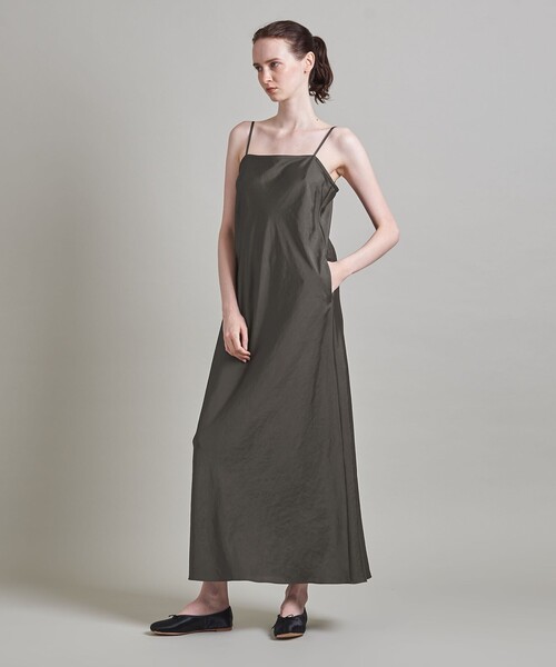 LOEFF（ロエフ）の「＜LOEFF＞フリュイド キャミソールドレス（ワンピース・レディース・ダークブラウン/ダークグレー・0/1）」の4枚目の写真