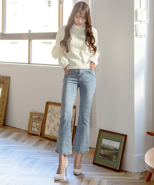 Julia Boutique（ジュリアブティック）の「S-Lサイズ フレアデニムパンツ（デニムパンツ・レディース・ネイビー/ライトブルー・S/M/L）」の16枚目の写真