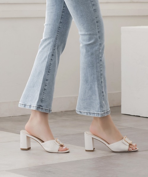 Julia Boutique（ジュリアブティック）の「S-Lサイズ フレアデニムパンツ（デニムパンツ・レディース・ネイビー/ライトブルー・S/M/L）」の9枚目の写真