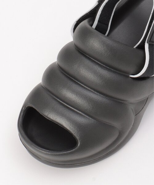 VENCEEXCHANGE（ヴァンスエクスチェンジ）の「マシュマロサンダル（サンダル・レディース・ブラック/ホワイト・M/L）」の13枚目の写真