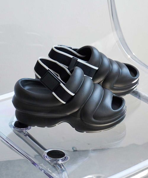 VENCEEXCHANGE（ヴァンスエクスチェンジ）の「マシュマロサンダル（サンダル・レディース・ブラック/ホワイト・M/L）」の22枚目の写真