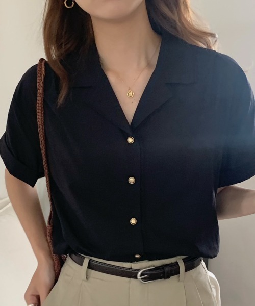 ECLIN（エクラン）の「ゴールドボタン半袖ルーズシャツ（シャツ/ブラウス・レディース・ブラック/ベージュ/グリーン/ホワイト/ピンク・M/L/XL）」の3枚目の写真