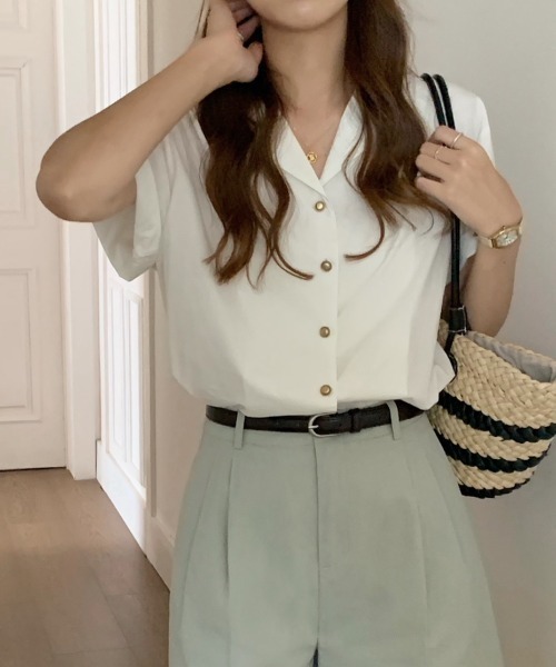 ECLIN（エクラン）の「ゴールドボタン半袖ルーズシャツ（シャツ/ブラウス・レディース・ブラック/ベージュ/グリーン/ホワイト/ピンク・M/L/XL）」の18枚目の写真