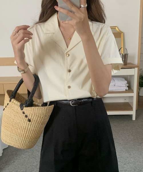 ECLIN（エクラン）の「ゴールドボタン半袖ルーズシャツ（シャツ/ブラウス・レディース・ブラック/ベージュ/グリーン/ホワイト/ピンク・M/L/XL）」の13枚目の写真