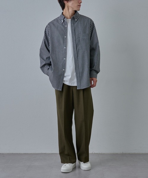 COLONY 2139（コロニートゥーワンスリーナイン）の「ジャガードストライプボタンダウンシャツ（シャツ/ブラウス・メンズ・ネイビー/ホワイト/ブラック・LARGE/MEDIUM）」の11枚目の写真