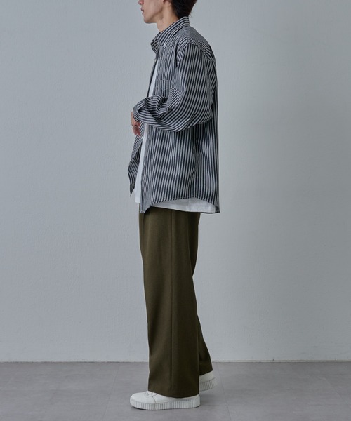 COLONY 2139（コロニートゥーワンスリーナイン）の「ジャガードストライプボタンダウンシャツ（シャツ/ブラウス・メンズ・ネイビー/ホワイト/ブラック・LARGE/MEDIUM）」の12枚目の写真