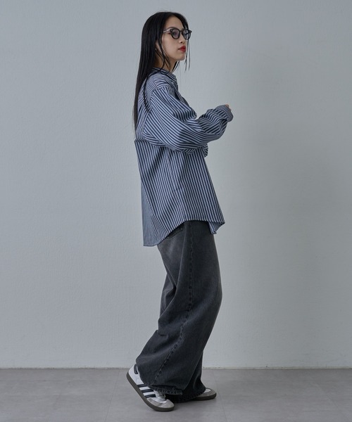 COLONY 2139（コロニートゥーワンスリーナイン）の「ジャガードストライプボタンダウンシャツ（シャツ/ブラウス・メンズ・ネイビー/ホワイト/ブラック・LARGE/MEDIUM）」の4枚目の写真