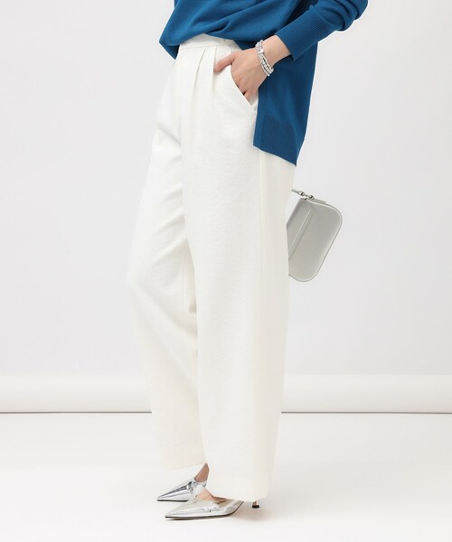 UNTITLED（アンタイトル）の「【洗える/ドライタッチ】センタープレス ワイドパンツ（その他パンツ・レディース・オフホワイト/チャコールグレー/キャメル・00/01/02/03/04/42/44/46/48/50）」の7枚目の写真