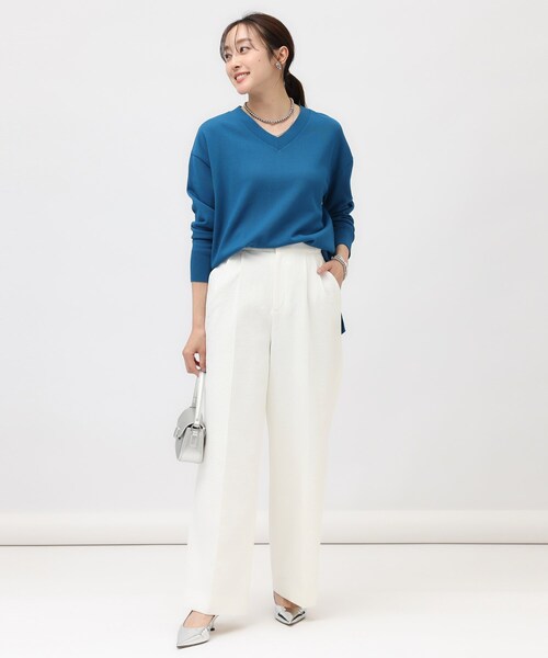 UNTITLED（アンタイトル）の「【洗える/ドライタッチ】センタープレス ワイドパンツ（その他パンツ・レディース・オフホワイト/チャコールグレー/キャメル・00/01/02/03/04/42/44/46/48/50）」の6枚目の写真