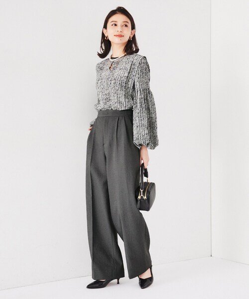 UNTITLED（アンタイトル）の「【洗える/ドライタッチ】センタープレス ワイドパンツ（その他パンツ・レディース・オフホワイト/チャコールグレー/キャメル・00/01/02/03/04/42/44/46/48/50）」の14枚目の写真