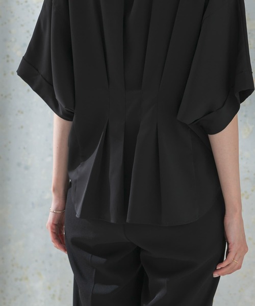 URBAN RESEARCH ROSSO WOMEN(アーバンリサーチ ロッソ)の「5分袖バックタックプルオーバー(シャツ/ブラウス・レディース・ブラック/グリーン系その他/ホワイト・FREE)」の22枚目の写真