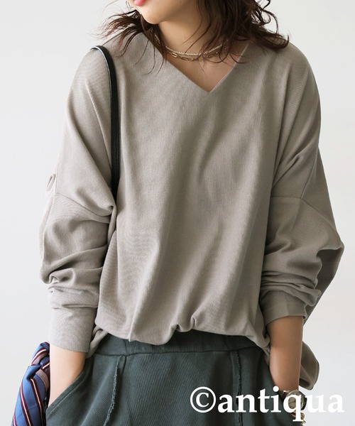 antiqua（アンティカ）の「シュッと美 コクーン リブニット（Tシャツ/カットソー・レディース・ブルー/チャコールグレー/ブラック/アイボリー/グリーン/レッド/杢グレー/グレイッシュベージュ/カーキ・V/B）」の5枚目の写真