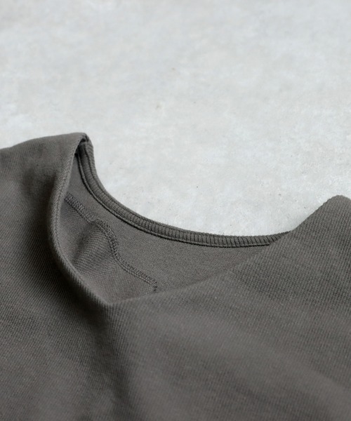 antiqua（アンティカ）の「シュッと美 コクーン リブニット（Tシャツ/カットソー・レディース・ブルー/チャコールグレー/ブラック/アイボリー/グリーン/レッド/杢グレー/グレイッシュベージュ/カーキ・V/B）」の12枚目の写真