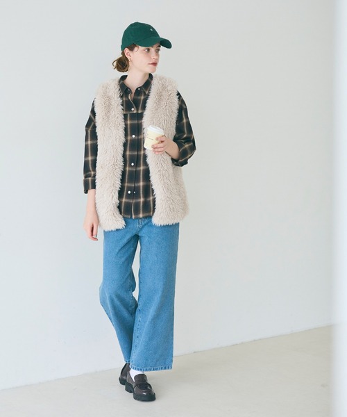 coca（coca）（コカ）の「フェイクファーベスト ポケット付き（ベスト・レディース・グレー/ライトベージュ/グレイッシュベージュ・L/M）」の4枚目の写真